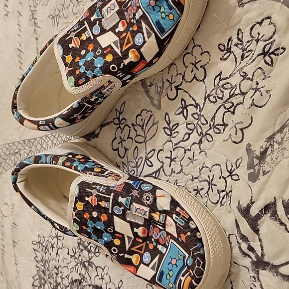 Super cute sneakers - Picture 3 of 7